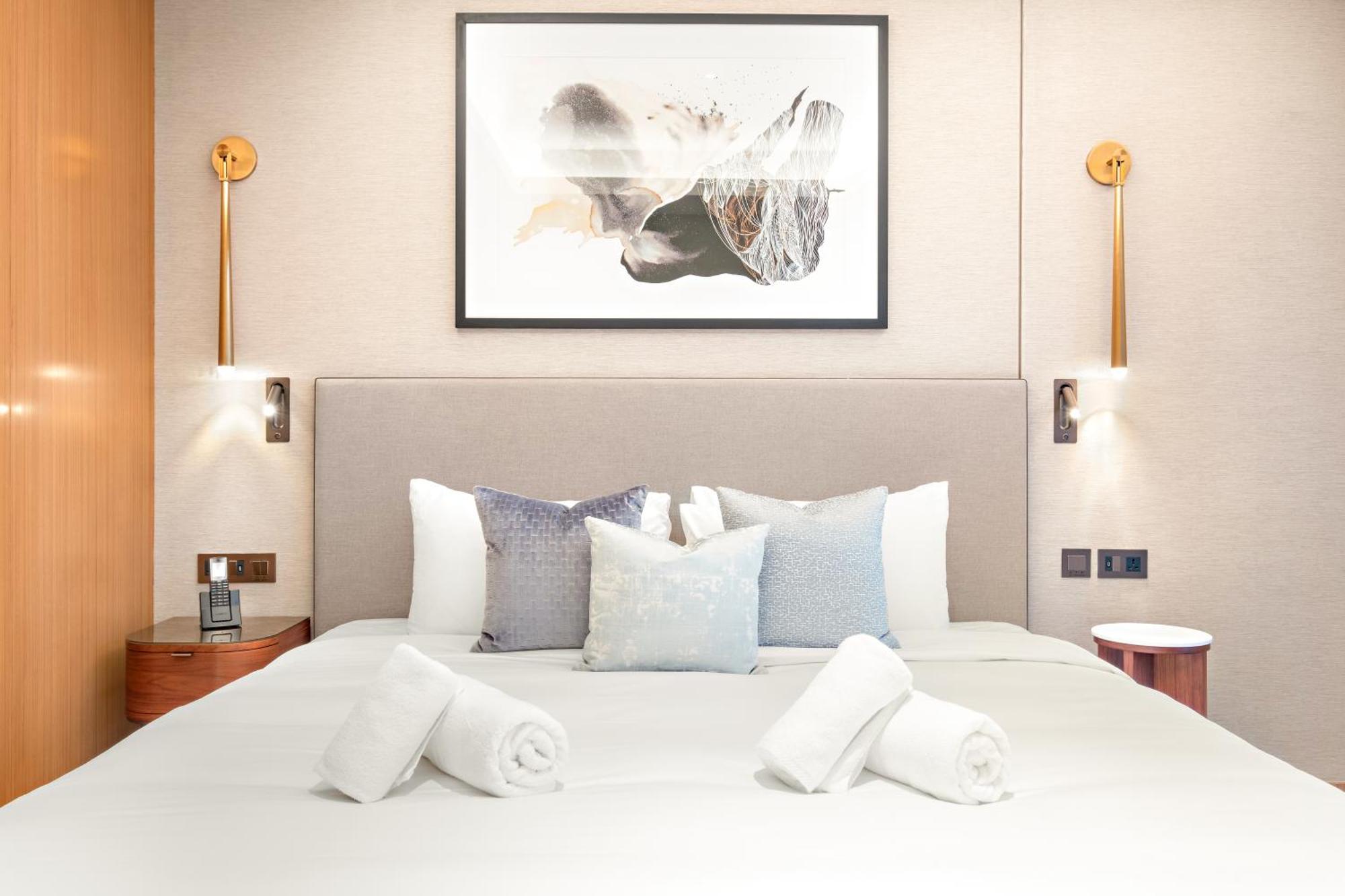 Apartment Lavish 1br Address Opera And Walk To Mall & Burj *